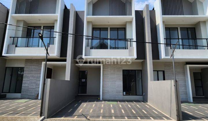 Dijual Rumah Baru 2 Lantai Modern Siap Huni di Batununggal Indah 1