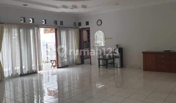 Sewa Rumah Furnished Pasteur Istana Regency