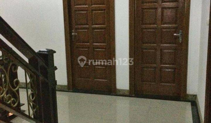 Rumah 2 Lantai Bagus Unfurnished SHM di Pejaten, Jakarta Selatan 2