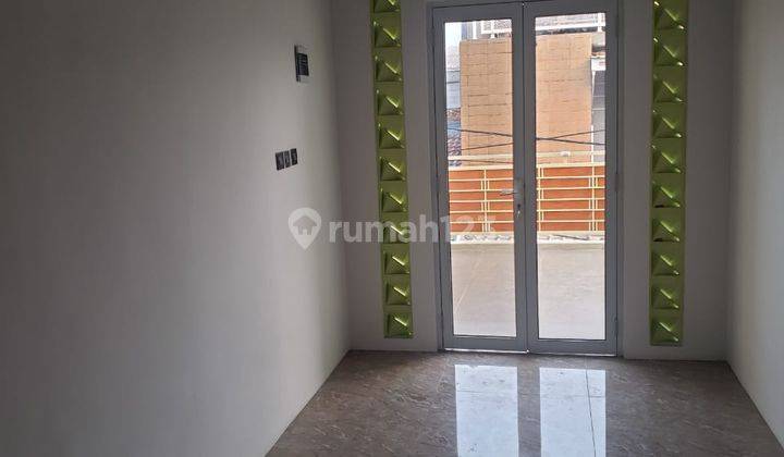 Rumah 2 Lantai Baru Unfurnished SHM di Villa Tangerang, Tangerang 2