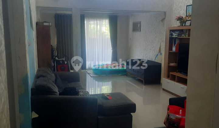 DIJUAL / DISEWA Rumah Semi Furnished di Kepompongan 2