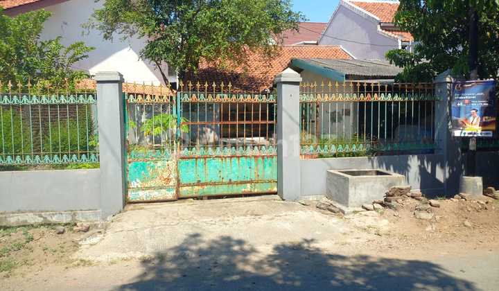 Rumah Jadul Lokasi Strategis Diperumnas Cirebon
