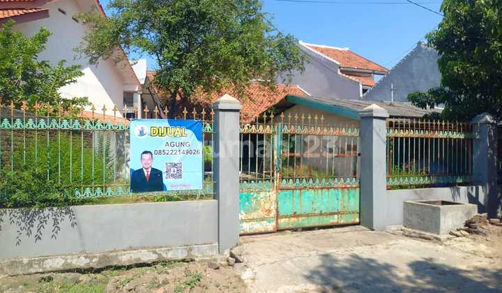 Vintage House at Strategic Location in Cirebon Perumnas 2