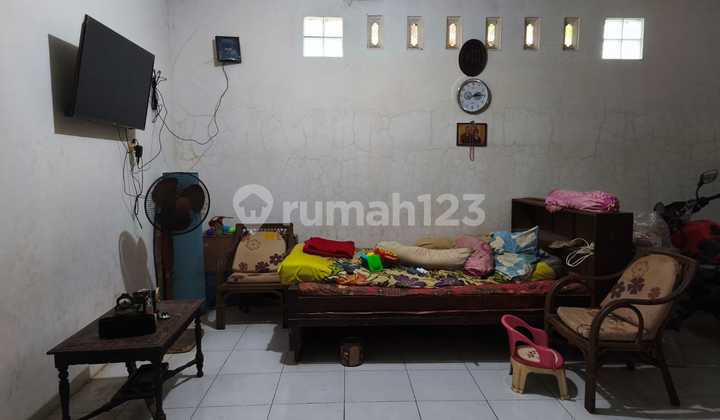 Dijual Rumah Kawasan Perumahan Komplek di Weru 2