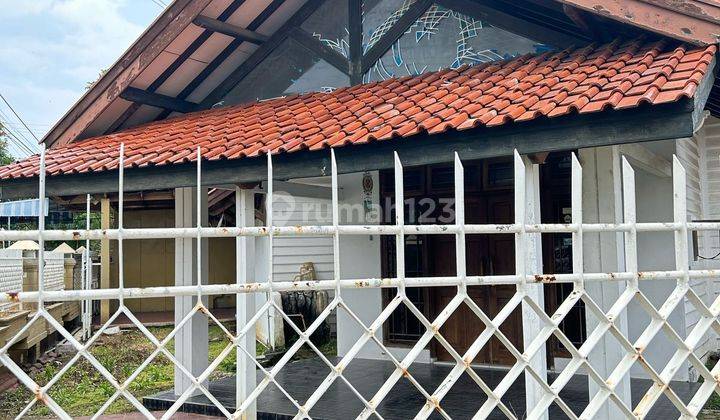 Rumah Cantik dan Mewah di Jl. Setrayasa 1