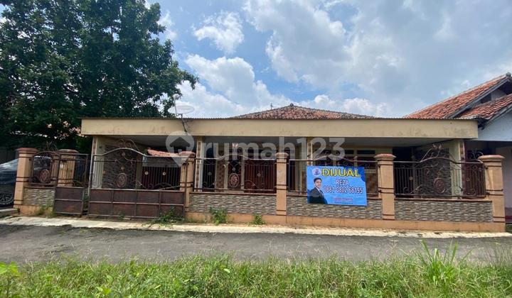 Dijual Rumah Bagus dengan Garasi Luas di Plumbon Dijual Rumah Bagus dengan Garasi Luas di Plumbon