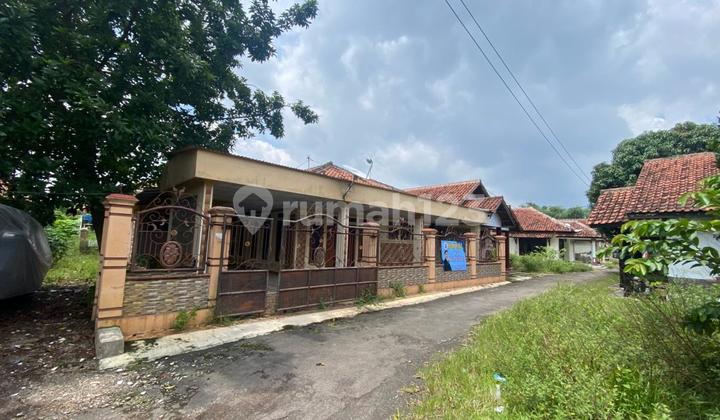 Dijual Rumah Bagus dengan Garasi Luas di Plumbon 2