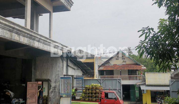 GEDUNG DI UNGARAN 3 LANTAI DITAMBAH GUDANG 2