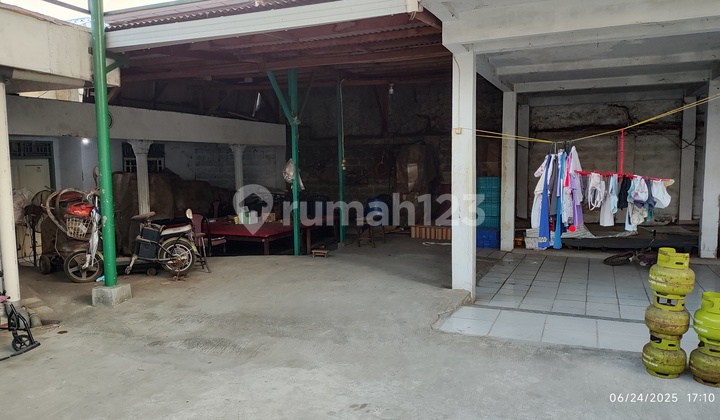 For Sale, 460 m2 Warehouse with SHM in Kalideres, West Jakarta For Sale, 460 m2 Warehouse with SHM in Kalideres, West Jakarta