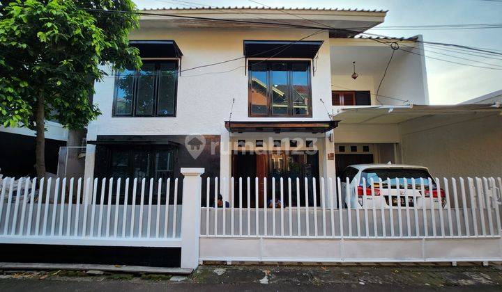 Rumah Klasik 2 Lantai, Harga Menarik, Bisa Take Over Kpr Mudah, SHM 1