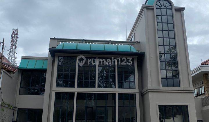 Ruang Usaha 3 Lantai Siap Pakai di Dago Bandung 1