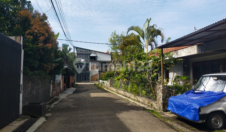 Strategic Location House near Griya Buah Batu Bandung Strategic Location House near Griya Buah Batu Bandung
