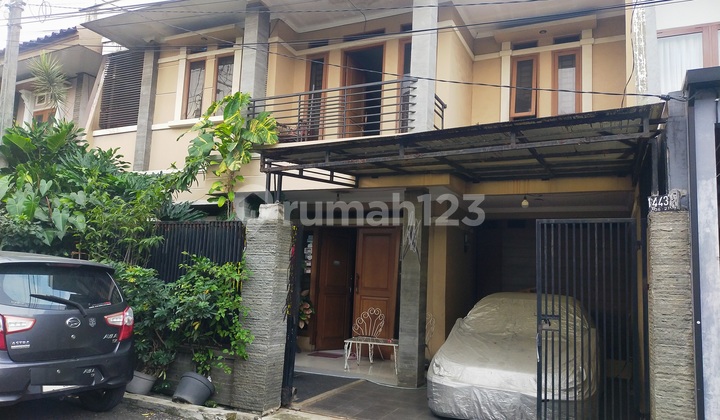 Minimalist 2-Story House in Situsari, Buah Batu, Bandung