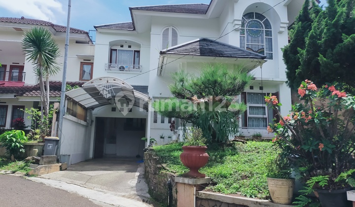 Rumah Klasik di Parahyangan Rumah Villa Gegerkalong Bandung Rumah Klasik di Parahyangan Rumah Villa Gegerkalong Bandung