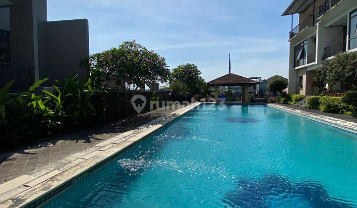 Rumah Minimalis Modern Ada Kolam Renang di Setra Duta Bandung 1