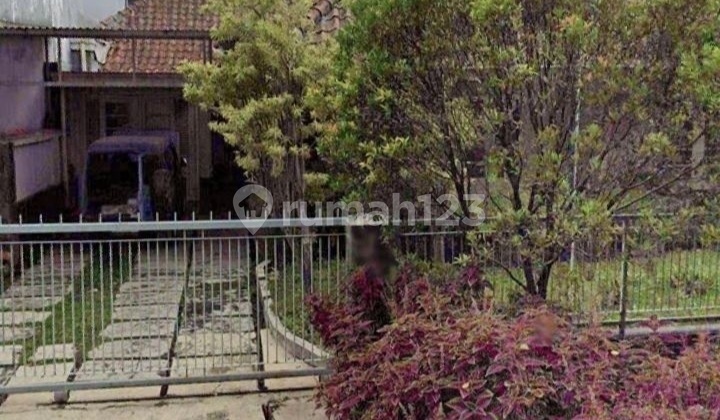 Rumah Bangunan Belanda 1 Lantai di Sayap Burangrang Bandung