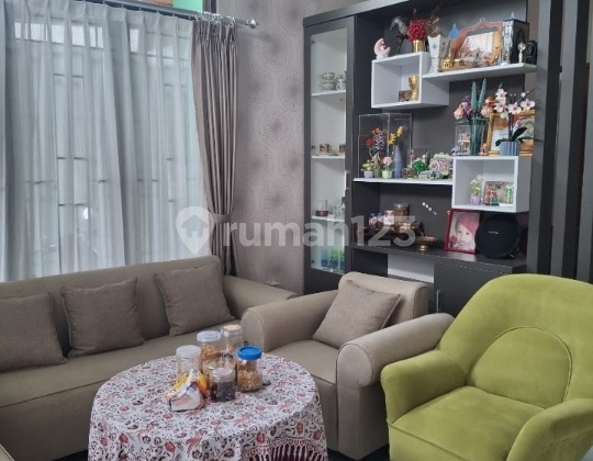 Rumah 2 Lantai Siap Huni di Geger Kalong Bandung