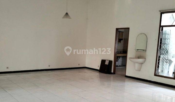 Rumah Siap Huni Kupang Indah Disewakan. Lokasi Strategis. 2