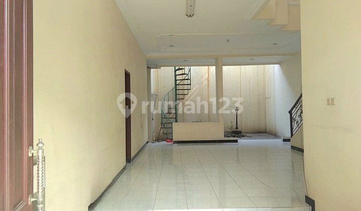 For Rent: 2-Story House Near Jac School and Papaya Supermarket