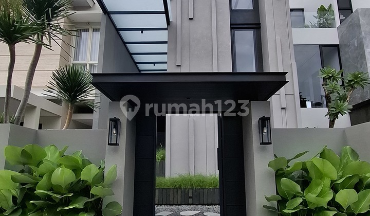 MODERN DESIGNER HOUSE EXQUISITE TOUCH AT CITRALAND SURABAYA 2