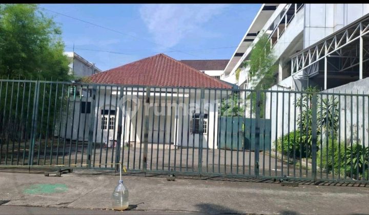 Disewakan Rumah Komersial Pusat Kota Dekat St Pasar Turi 1