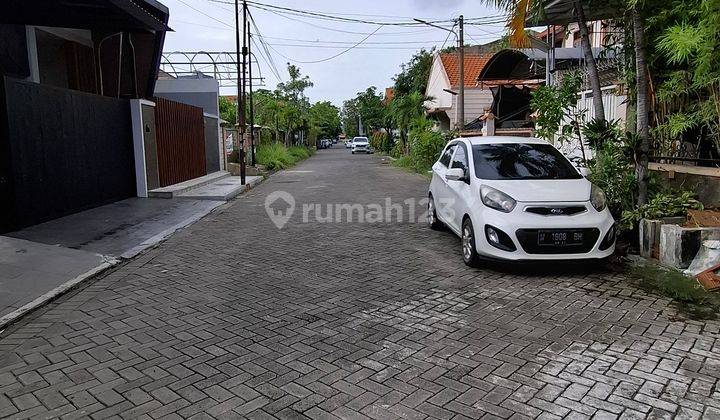 Rumah Mewah Pusat Kota Dengan Taman Pribadi, Garasi Muat 4 Mobil. Luas Tanah 650m2. 2