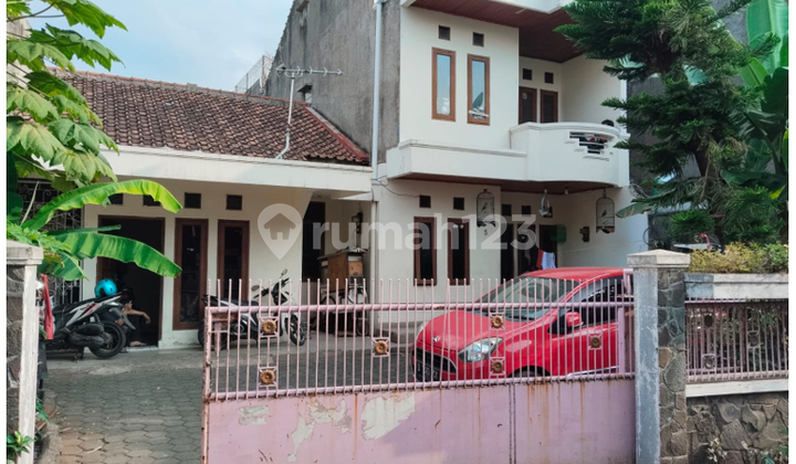 Selling a house on Jl. Sastrodiharjo Cikutra, Bandung City 1