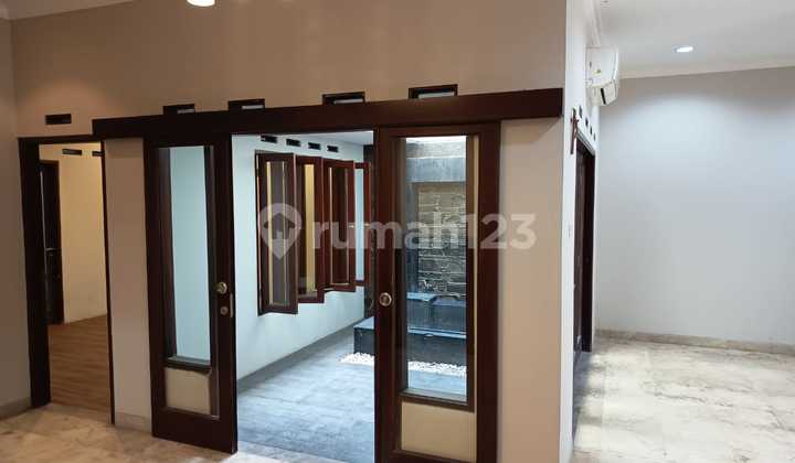 JUST QUICK SALE  ELITE MINIMALIST MODERN HOUSE COMFORTABLE THRONE 2