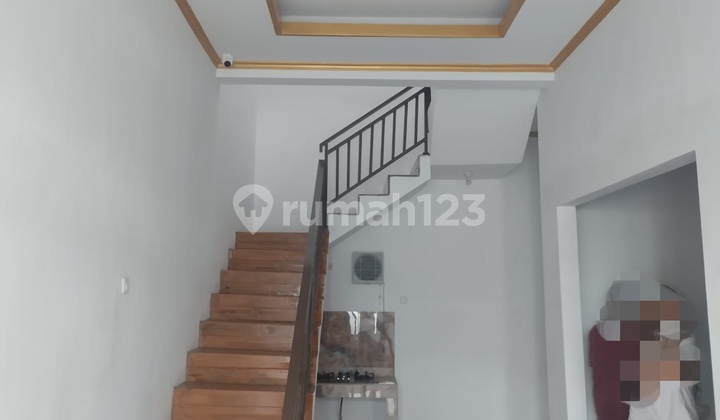 Dijual rumah di Perum Pinus Regency Cisanrenten 