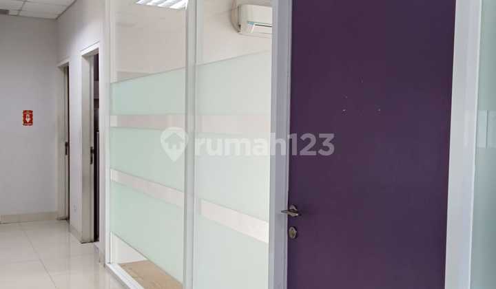 Business Space with Strategic Location in Grogol Petamburan, West Jakarta