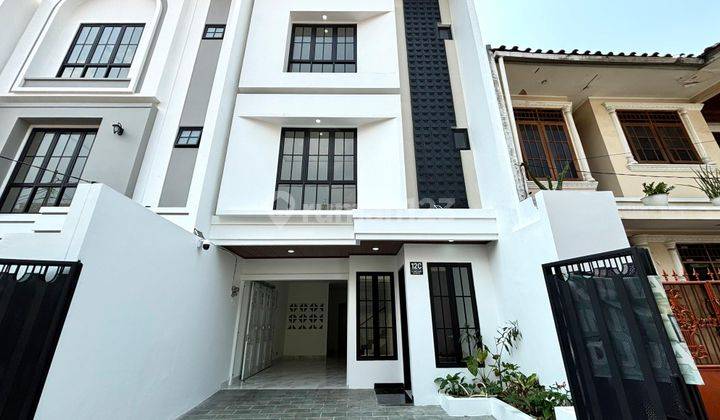 TEBET BARAT, RUMAH 3,5 LANTAI CITY VIEW CBD KUNINGAN 1