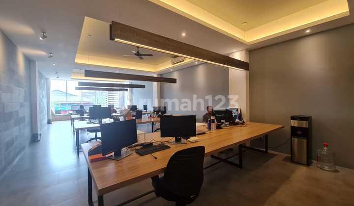 For Rent 3-Story Shop House On Sunset Road 2