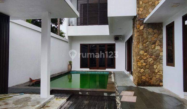 Kontrakan Rumah Villa Modern Minimalis Swimming Pool Bagus  1