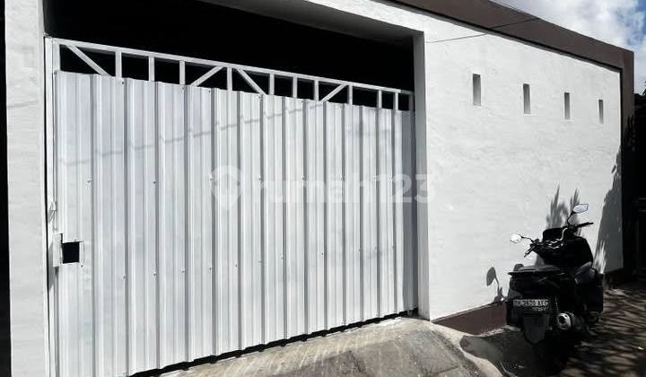 TRANSLATION TO ENGLISH:
Warehouse Truck Access Near Poltekes Pulau Moyo Denpasar, Bali TRANSLATION TO ENGLISH:
Warehouse Truck Access Near Poltekes Pulau Moyo Denpasar, Bali