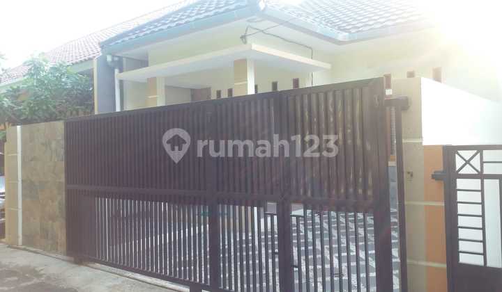 Rumah 3Br Siap Huni Semi Furnish Strategis Bebas Banjir Jaktim Rumah 3Br Siap Huni Semi Furnish Strategis Bebas Banjir Jaktim