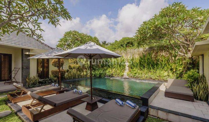 Villa modern dengan pemandangan hijau tanpa hiruk pikuk keramaian 1