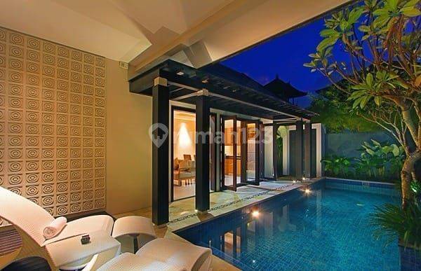 Elite villa with swimming pool and relaxing area 1