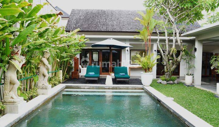 Villa dengan pemandangan alam dan gazebo 1