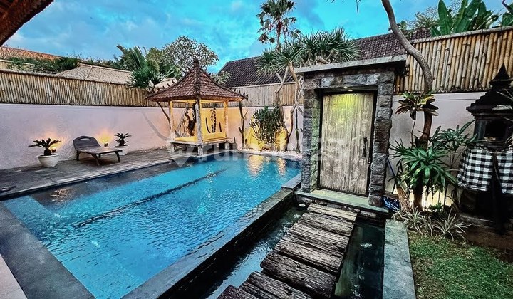 Joglo Villa Model with Strategic Swimming Pool in Tibubeneng