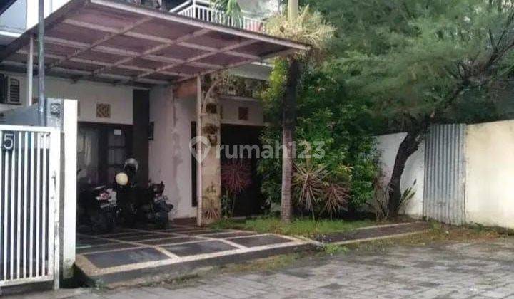 (67). Rumah Dua Lantai Cocok Untuk Hunian Bersama Keluarga 2