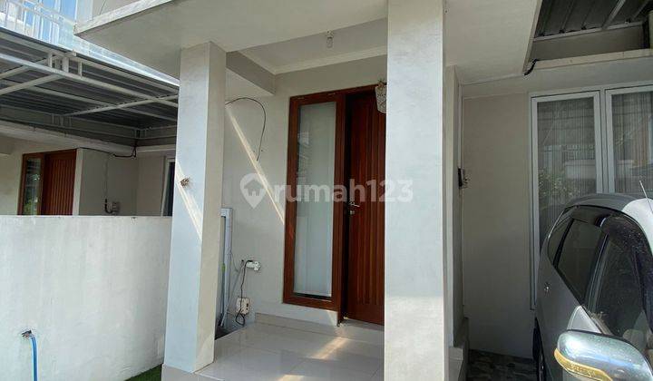 (20). Two Storey House For Rent Is In A Housing Complex 1