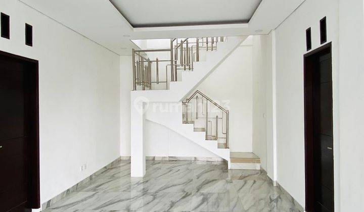 3 Storey House In Sanur Near Shopping Center 1