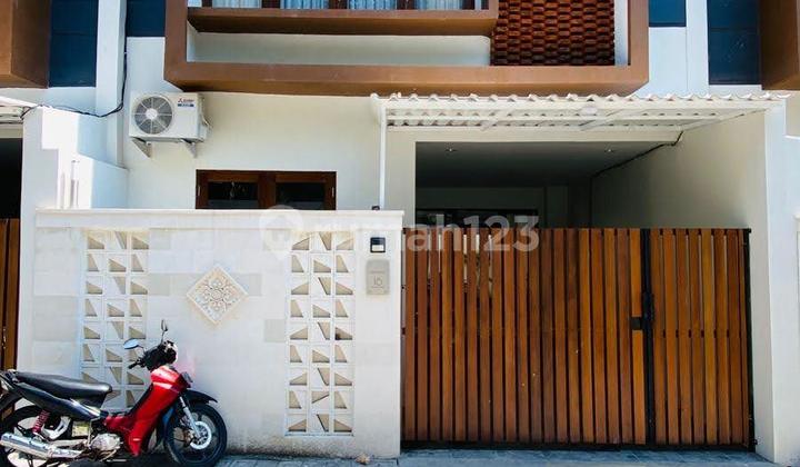 Rumah Bangunan Baru Furnished With Pool Strategis di Sanur, Bali 2