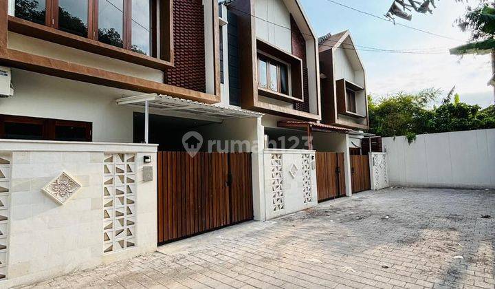 (17). Luxurious Two-Storey House Located in an Elite Neighborhood 2