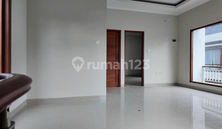 Rumah 2 Lantai Di Area Kesiman Dekat Pusat Perbelanjaan 2