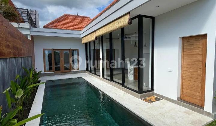 VILLA WITH RICE FIELD VIEW STRATEGICALLY NEAR THE BEACH IN MUNGGU