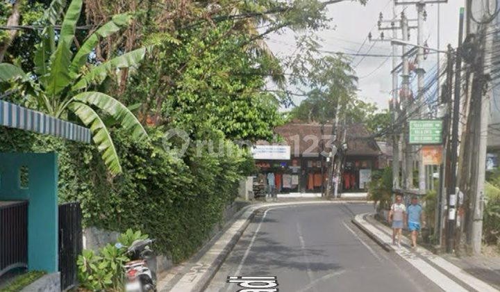 Strategic 2-Story Shophouse with Parking in Seminyak Commercial Area 2