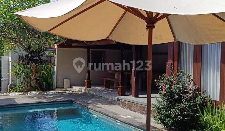 SPACIOUS VILLA WITH FAST INTERNET, STRATEGICALLY LOCATED IN TUMBAK BAYUH
