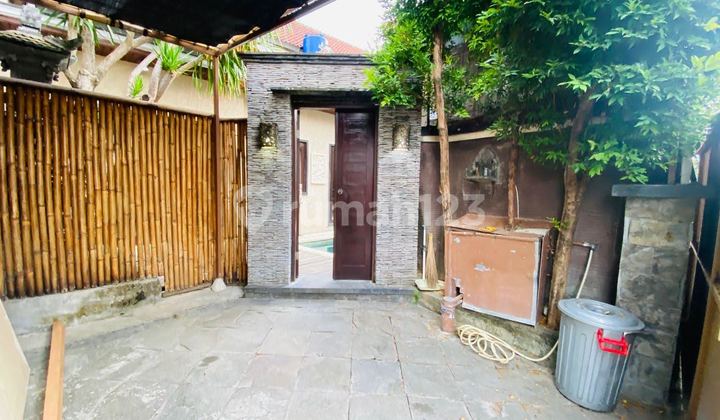 Villa Dekat dan Area Pantai Tegal Wangi di Jimbaran