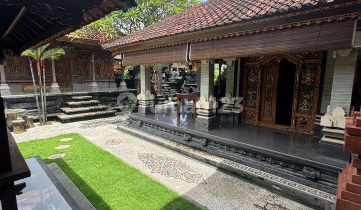 Rumah Full Furnished Dekat Pantai Strategis di Seminyak